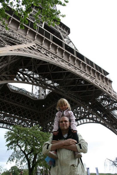 Ake, Jonna and the Eiffel Tower