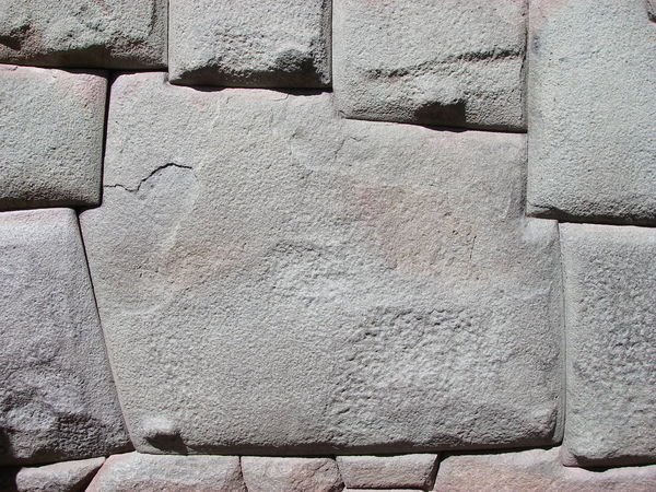 Inca masonry