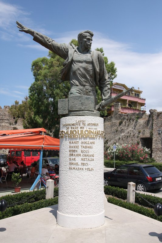 Communist style statue in Durresi