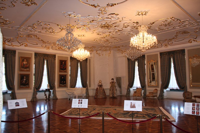 Mir Castle interior