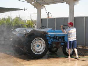 Even tractors have a car wash!