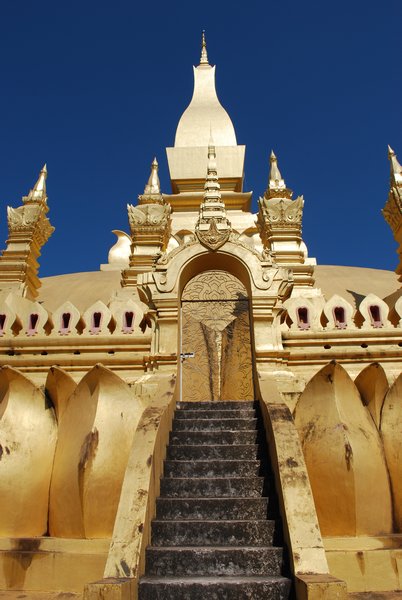 Stupa That Luang