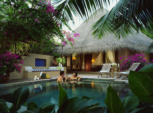 honeymoon package Maldives-Four-Seasons-at-Kuda-Huraa