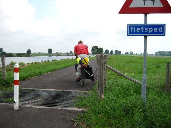 Fietspad = Bike Path