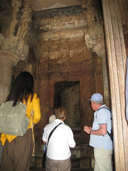 tour among temples