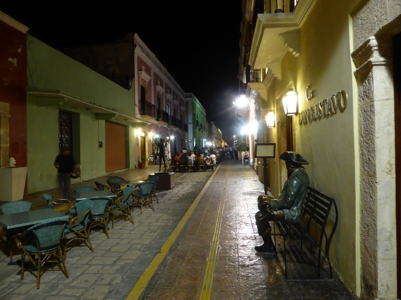 Campeche street at night