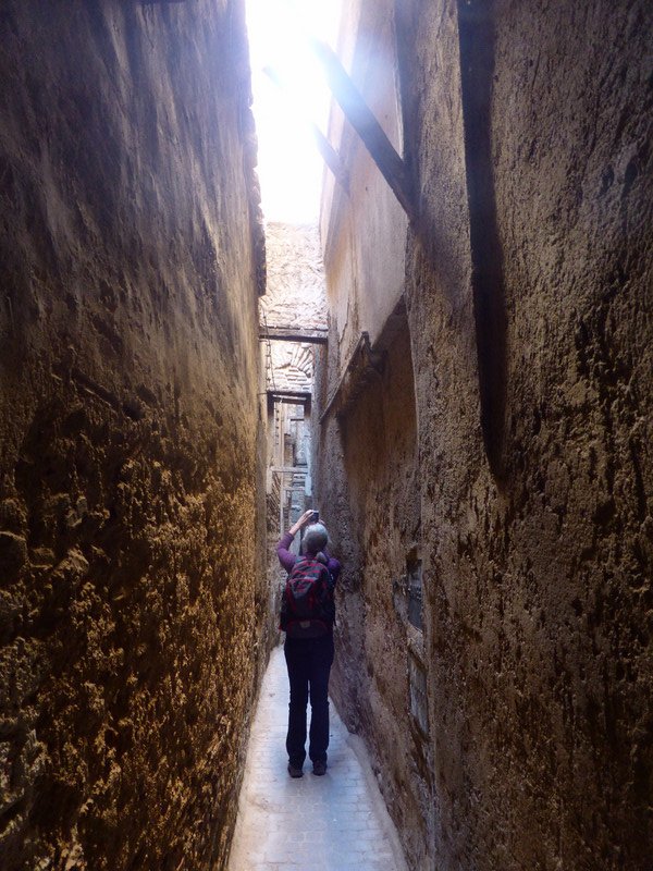 Very narrow alleyway