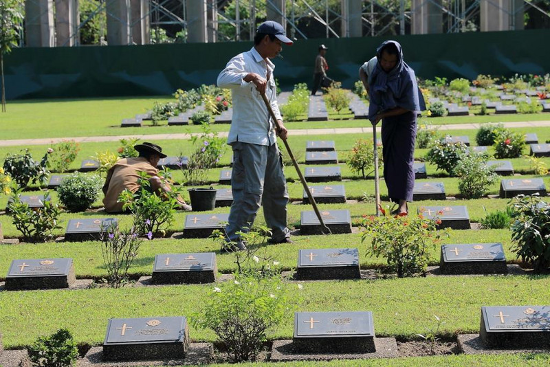 Gardeners at Taukkyan war cemetery