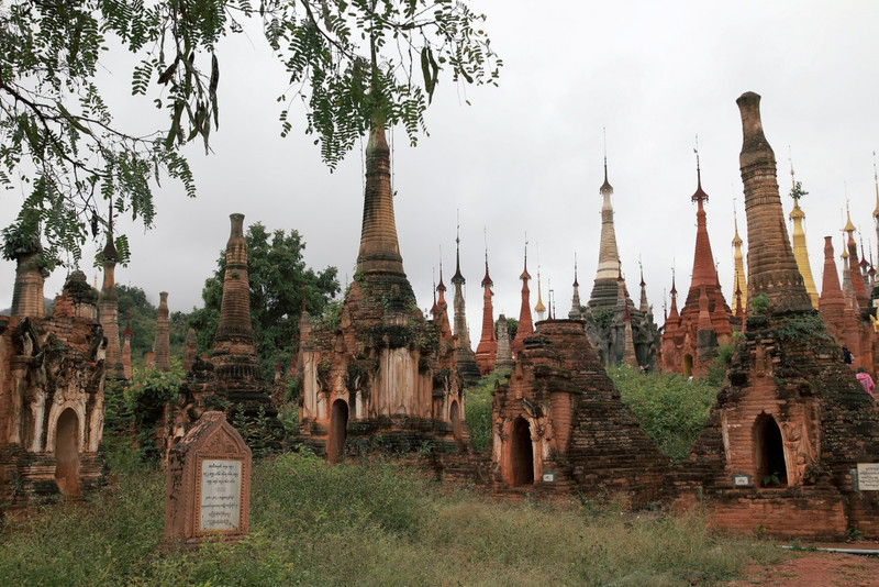 Stupas at Inthein