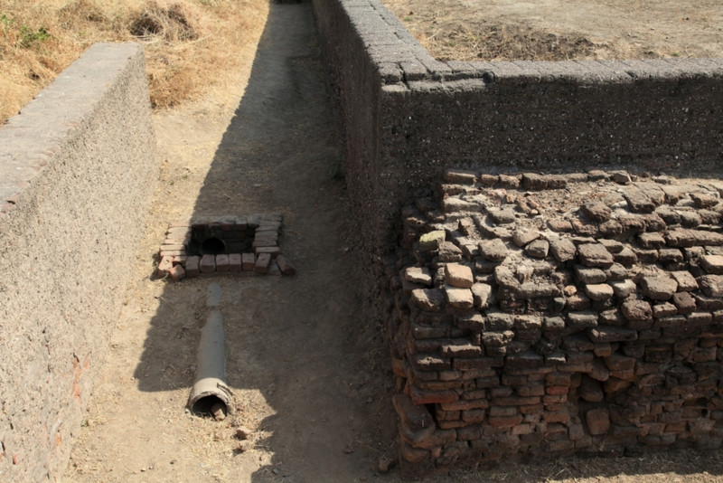 Mains sewage 4500 years ago