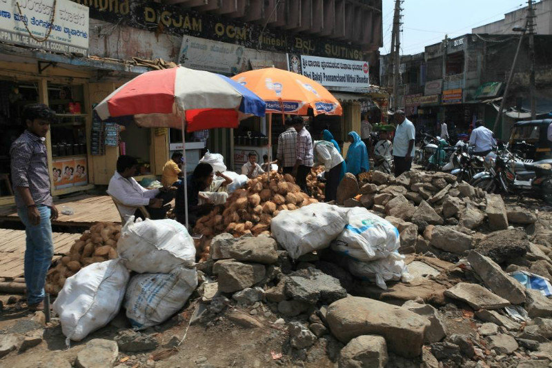 Commerce continues despite the roadworks in downtown Gulbarga