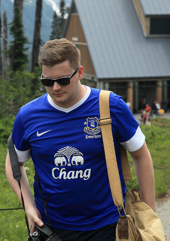 Evertonian spotted on ascent of Mt Rainier