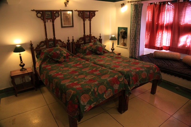 Bedroom in Bundi Vilas