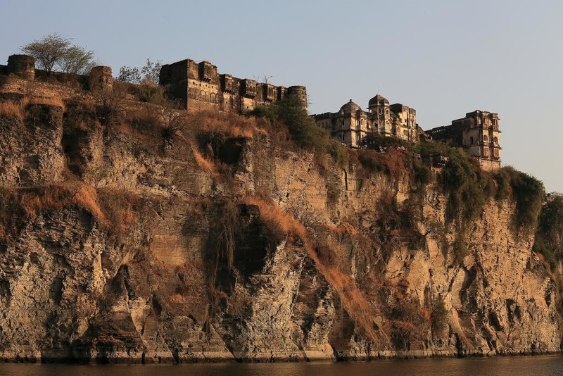 Bhainsrorgarh Fort from the river