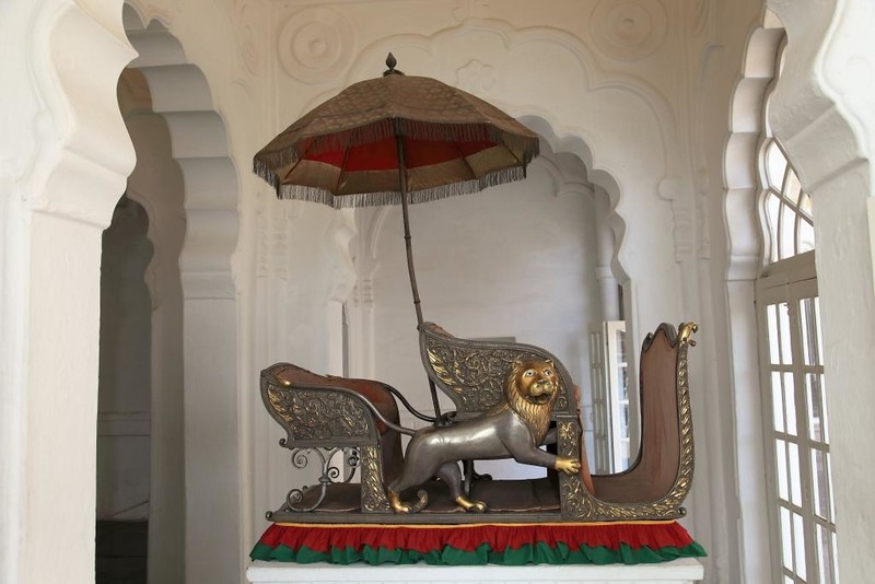 Gold and silver elephant howdah, 1657