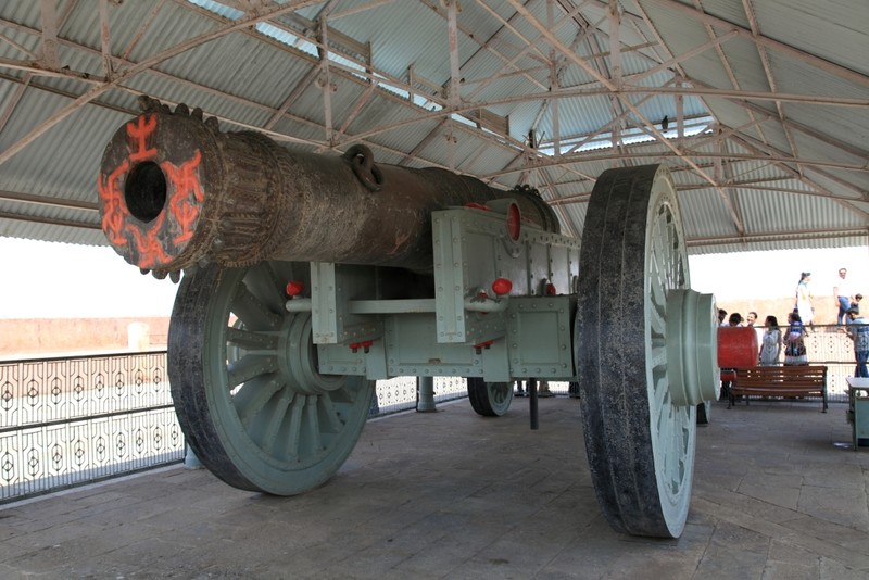 World's largest wheelable canon