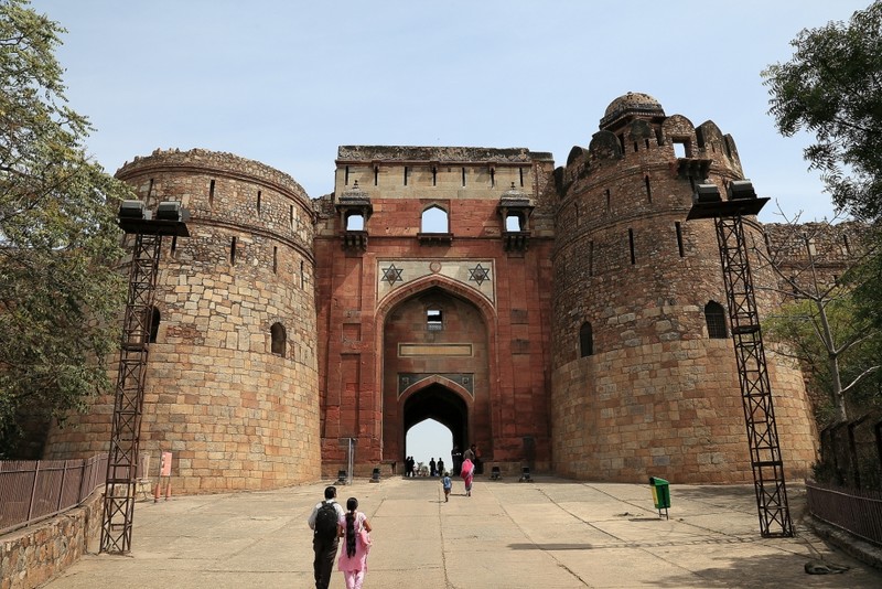 Purana Qila entrance gate 