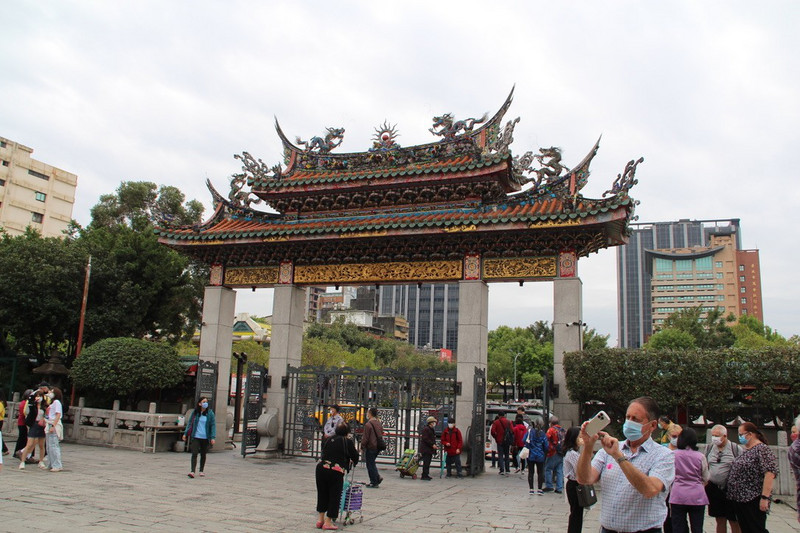 Banga Lungshan Temple - Main Gate.