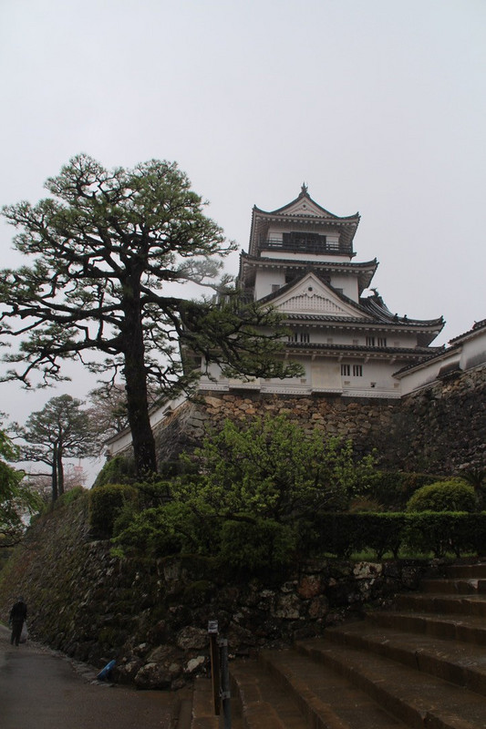 Kochi Castle - Imposing structure.