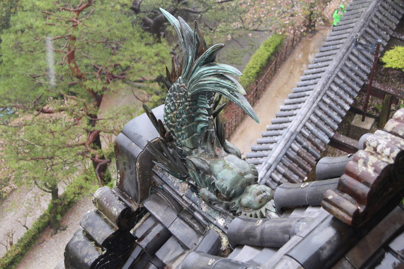Kochi Castle - roof sculpture.