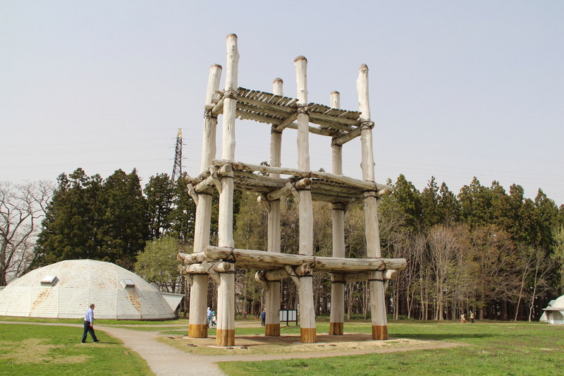 Sannai Maruyama - Pillar-Suported Building reconstruction.