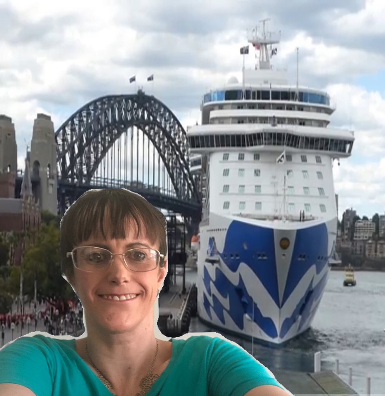 My traditional selfie with the cruise ship 