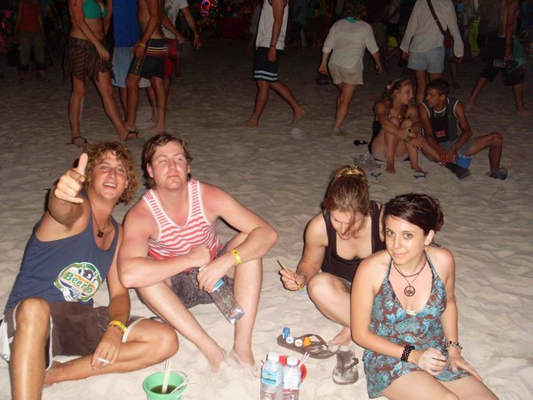 Haad Rin beach, Full Mooon Party