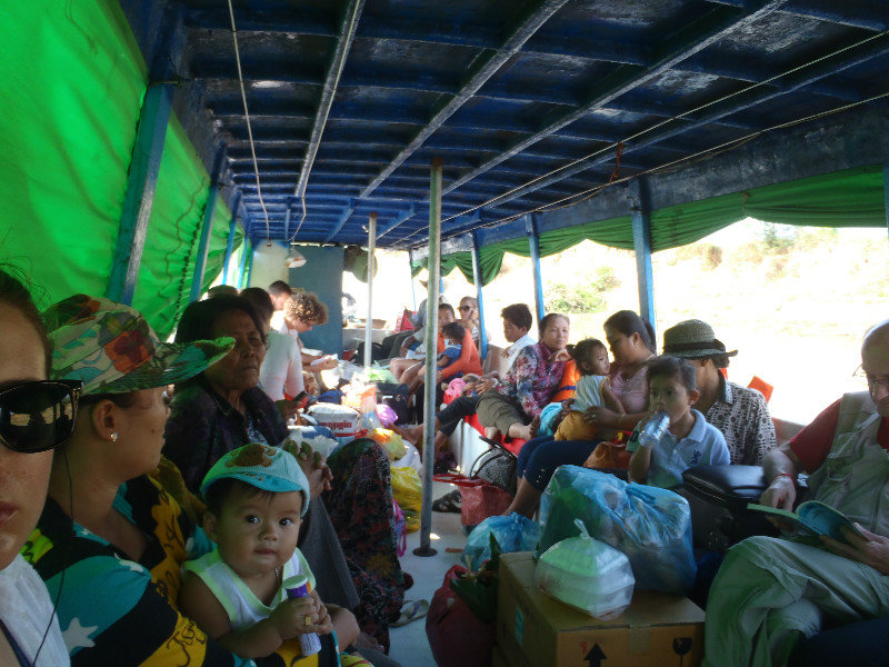 Full boat from Battambang to Siem Reap