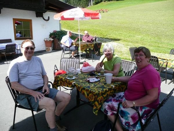 Terry, Carol & Ivy stop for a pot of tea!