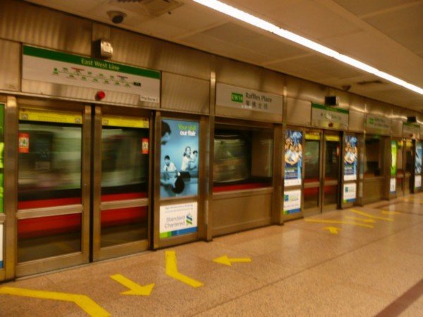 Clean, the MRT!
