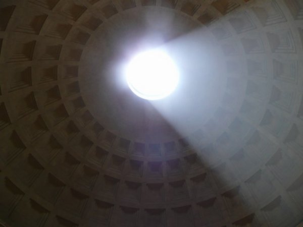 The awesome lighting in the Pantheon