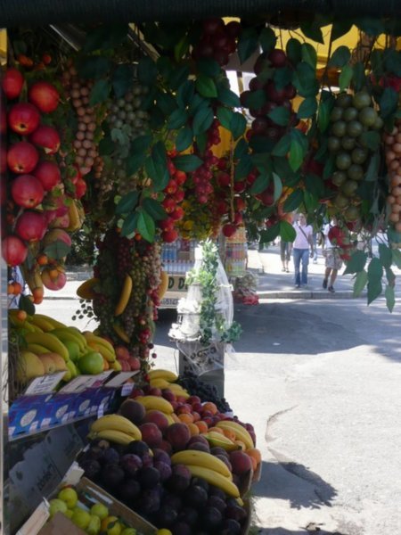 Beautifully arranged fruit!