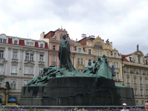 Jan Huus Statue