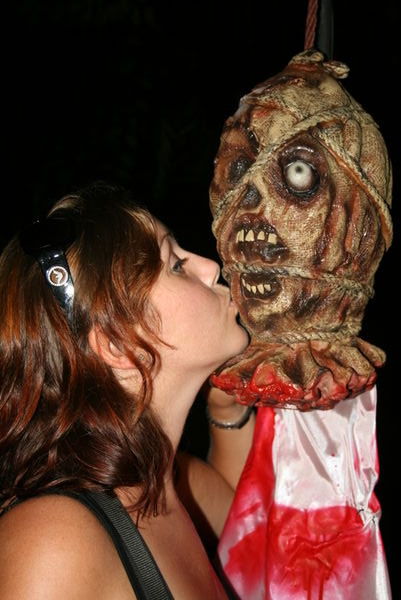 Kissing the ghoul