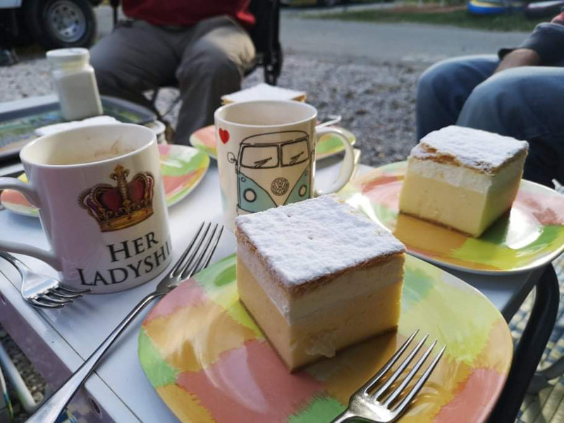 Kremsnita Cake