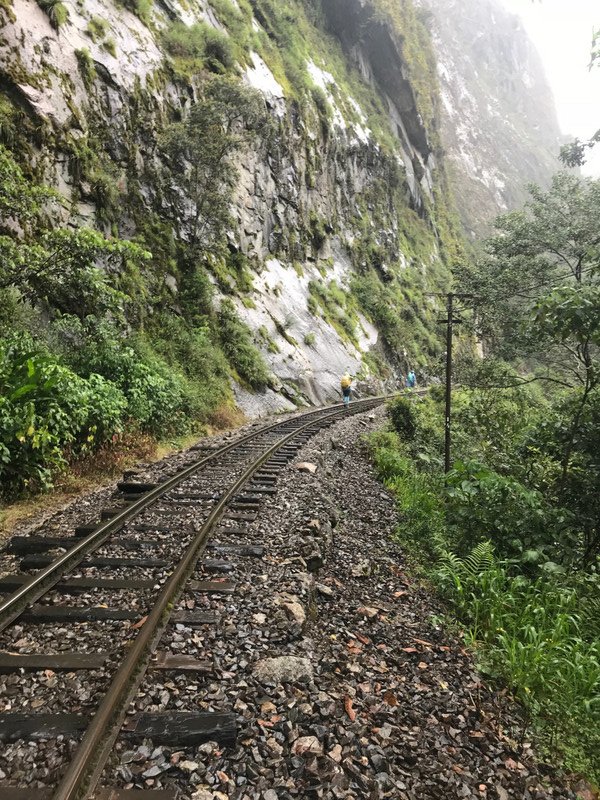 Train track trekking