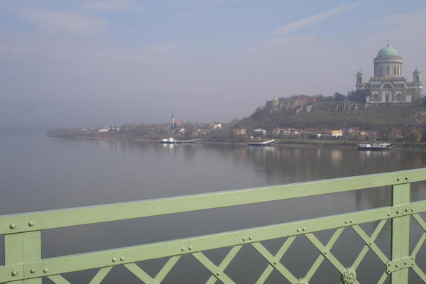 Bidge over the Danube shrouded in mist.