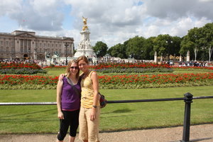 Christine and I in front of Buckingham Palace
