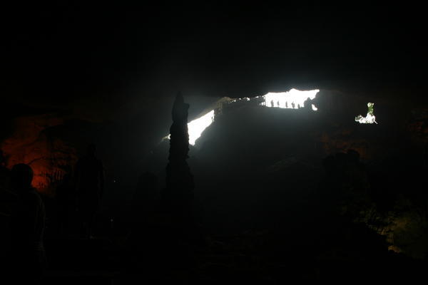 Hang Sung Sot (Surprising cave)