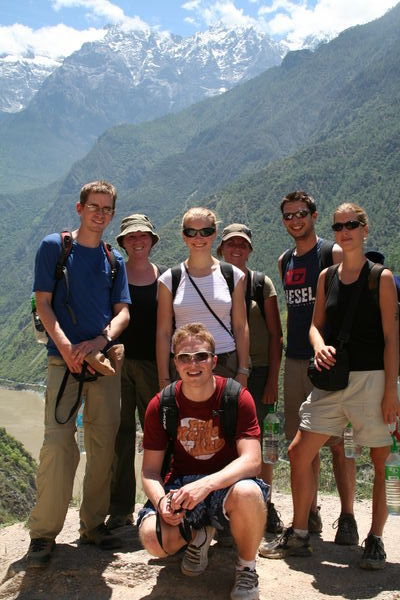 The group ready and eager to get started on the trek of Tiger Leaping Gorge