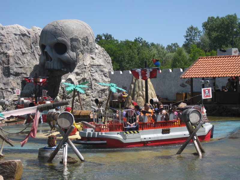the pirate ship squirting ride