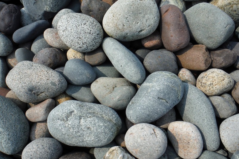The rocks of Raccoon Beach