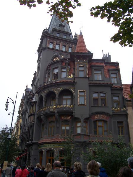 oldest-jewish-synagogue-in-europe-photo