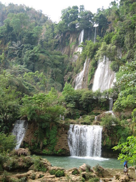Tee Lo Su Waterfall