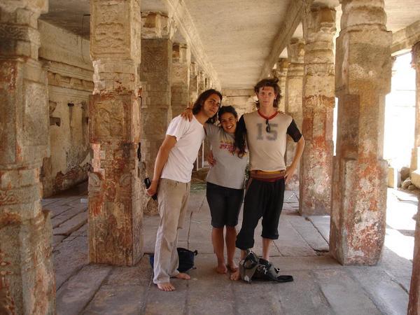 JC Tamara and Gulliver In Temple in Hampi