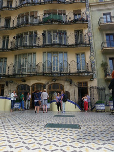 The average look of the Casa Batlló from the  terrace
