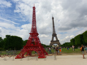 Suddenly - two Eiffels!!!
