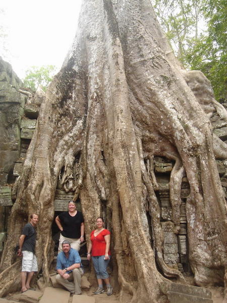 The kids do TaProhm - Tomb Raider style!