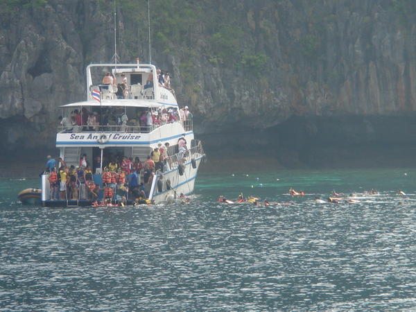 The masses arrive early at Phi Phi Lei
