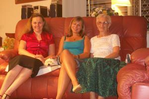 Louise, Emma and Brenda (Emmas Grandmothers Cousin)